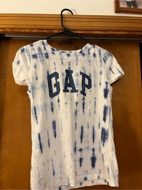 GAP White and Navy Tie-Dye Logo Tee